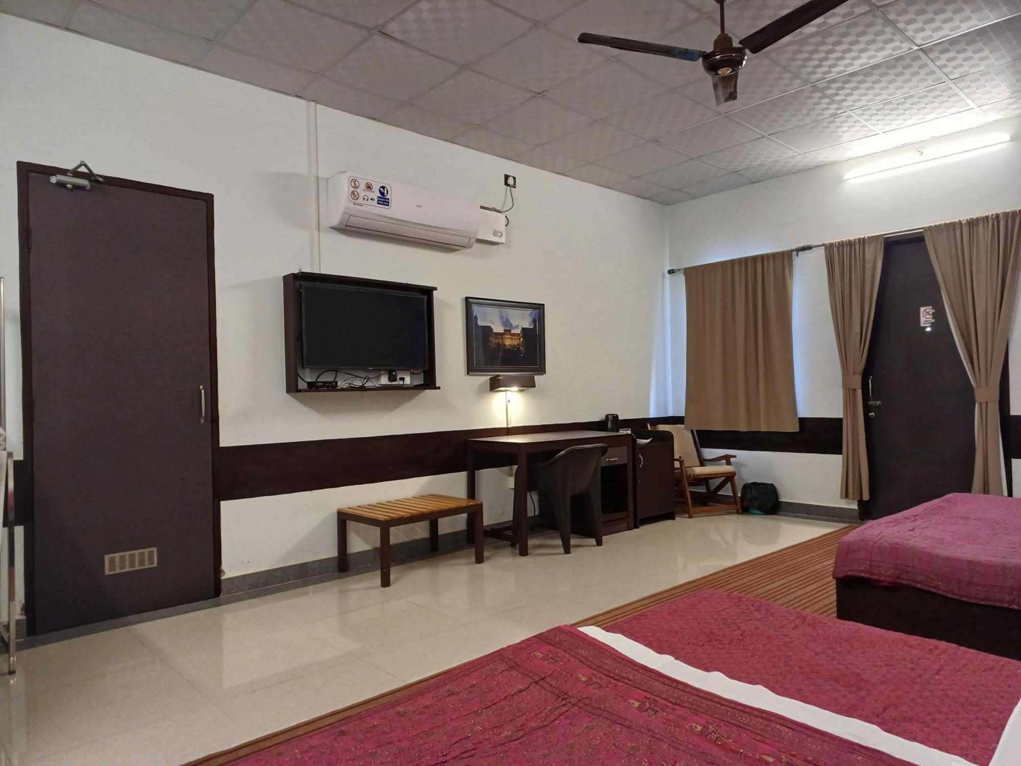 Shivir Aranya - Wilderness Resort Alvar Kültér fotó