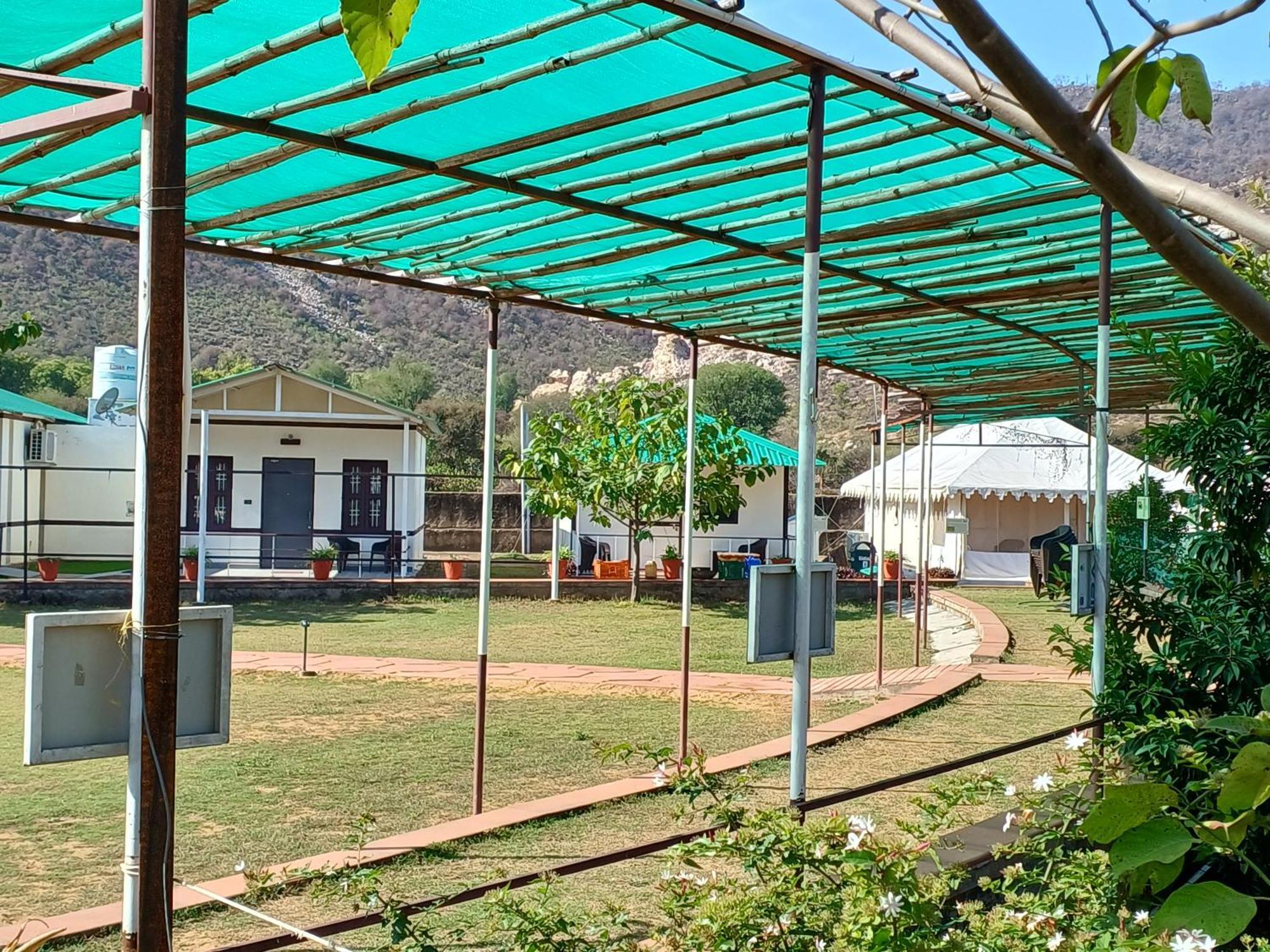 Shivir Aranya - Wilderness Resort Alvar Kültér fotó