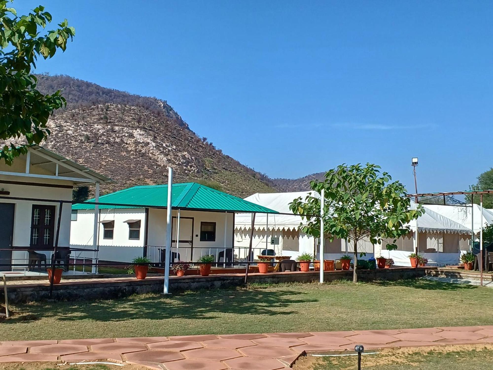 Shivir Aranya - Wilderness Resort Alvar Kültér fotó