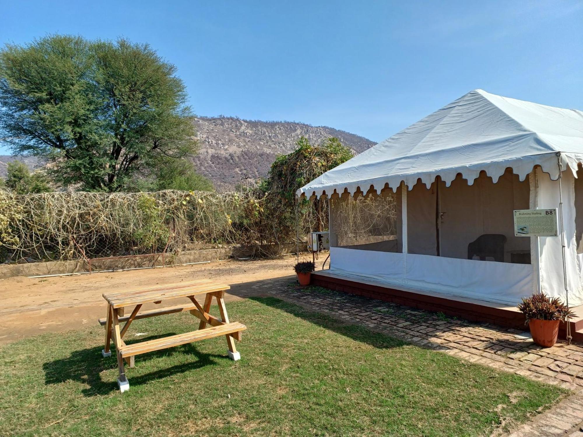 Shivir Aranya - Wilderness Resort Alvar Kültér fotó